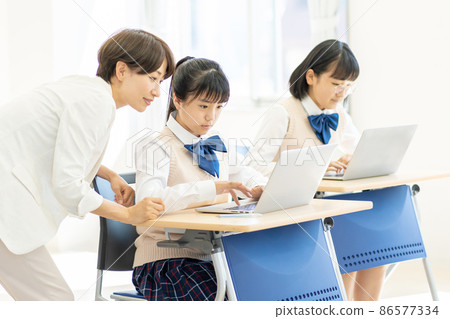 Female junior high school computer classroom Shooting cooperation: Japanese language school attached to Chuo Technical School Female junior high school computer classroom Shooting cooperation: Japanese language school attached to Chuo Technical School 86577334