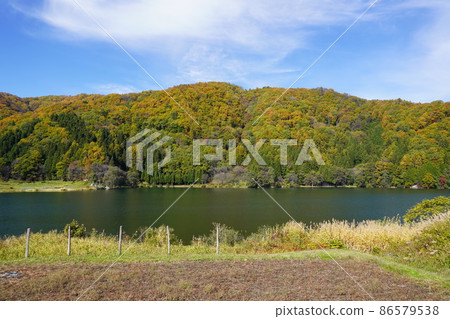 I went to Nagano Prefecture Autumn Salt Road Walking. There was a wonderful lake. (Around Lake Nakatsuna in Shinshu Omachi) I went to Nagano Prefecture Autumn Salt Road Walking. There was a wonderful lake. (Around Lake Nakatsuna in Shinshu Omachi) 86579538