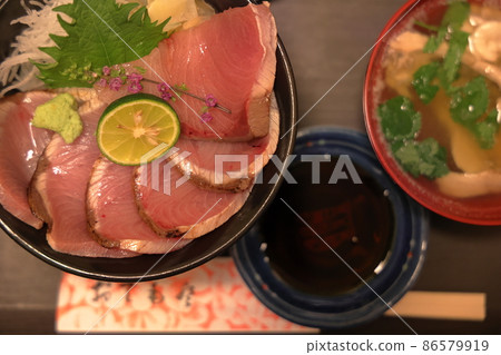 Cold yellowtail roasted rice bowl (Aomori prefecture) 86579919