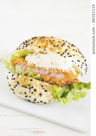 美味的蝦肉三明治 美味的蝦肉三明治 86581519