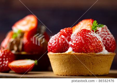 草莓撻咖啡館 86582476