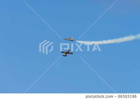 UAE Air Force Acrobat Team "Al Fulsan" Cross UAE Air Force Acrobat Team "Al Fulsan" Cross 86583196