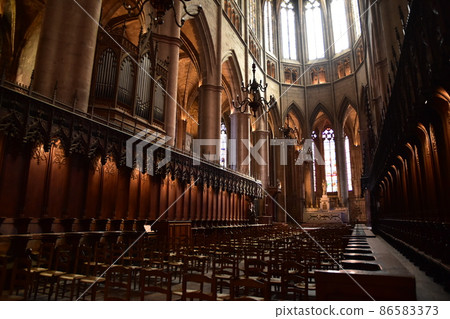 Church in Sarlat, a medieval city in Dordogne, France Church in Sarlat, a medieval city in Dordogne, France 86583373