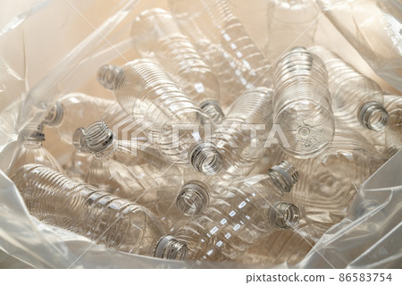 PET bottle to be recycled 86583754