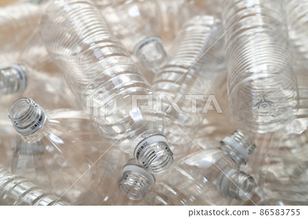 PET bottle to be recycled 86583755