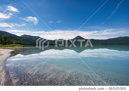 烏索里湖(奧索雷贊山湖) 烏索里湖(奧索雷贊山湖) 86585089