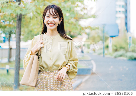 Casual business woman Casual business woman 86588166