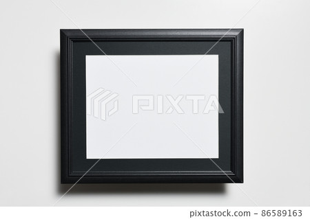 Black frame forehead 86589163