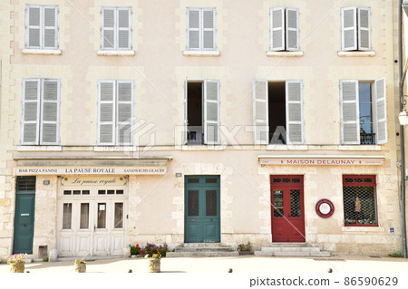 The streets of Blois, the town of Loire, France 86590629