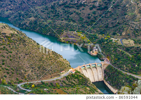 Douro river with spanish Saucelle Dam Douro river with spanish Saucelle Dam 86591044
