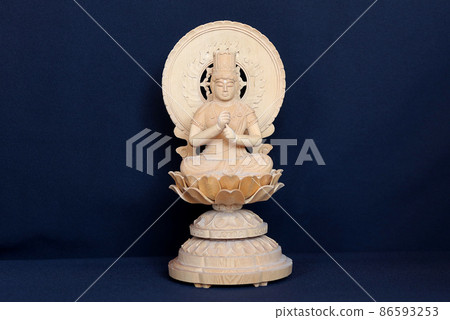 Shingon Buddhist priest Vairocana sitting statue black background 2 Shingon Buddhist priest Vairocana sitting statue black background 2 86593253