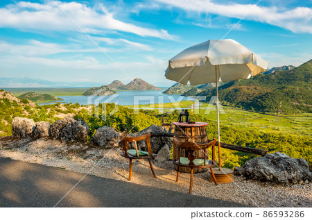 Road in the national park 86593286