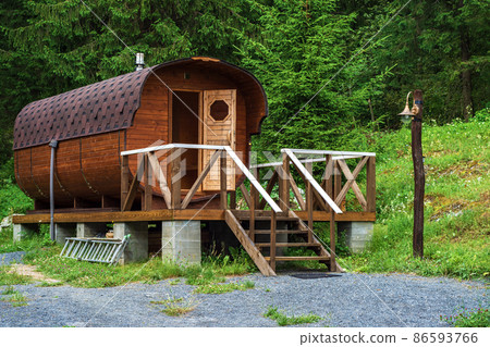 Bathhouse in the form of a barrel. 86593766