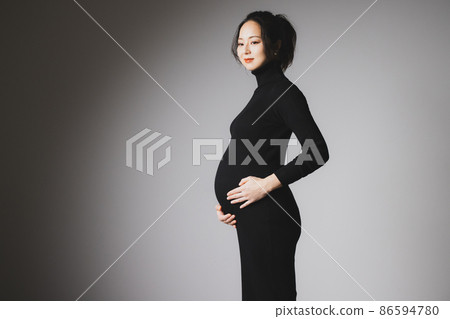 孕婦照黑色針織連衣裙 86594780