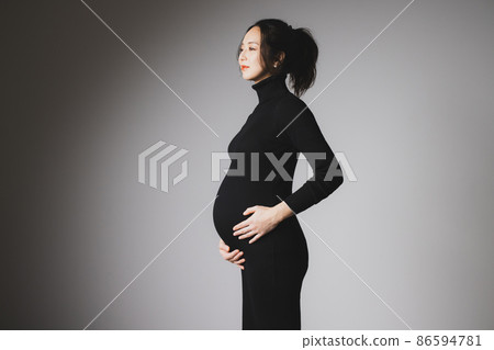 孕婦照黑色針織連衣裙 86594781