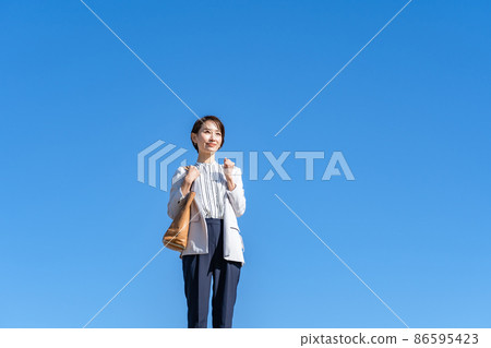 藍天商務中女 藍天商務中女 86595423