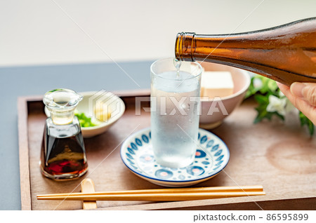 夏天的清酒和冷豆腐 86595899