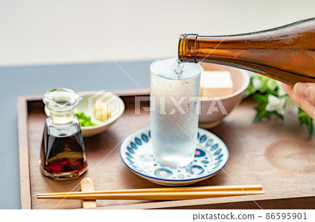 夏天的清酒和冷豆腐 86595901