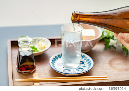 夏天的清酒和冷豆腐 86595914