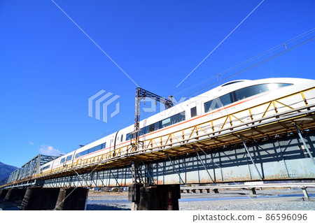 Odakyu Romance Car 50000 VSE Crossing the Iron Bridge Odakyu Romance Car 50000 VSE Crossing the Iron Bridge 86596096