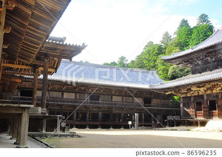 Himeji City Engyoji Temple Large Auditorium, Dining Room, Jogyo-do Hall and Dark Green Himeji City Engyoji Temple Large Auditorium, Dining Room, Jogyo-do Hall and Dark Green 86596235