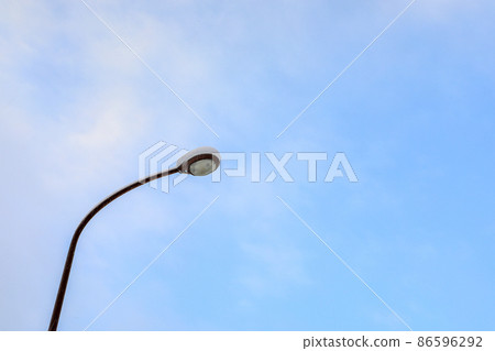 [Higashikawa-cho, Hokkaido] Tenjinkyo, blue sky and streetlights 86596292
