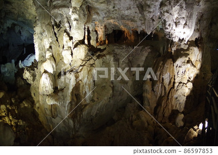 Wind Cave in Gunung Mulu National Park, a World Heritage Site in Borneo, Malaysia Wind Cave in Gunung Mulu National Park, a World Heritage Site in Borneo, Malaysia 86597853