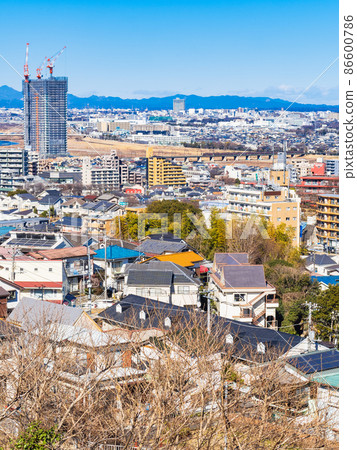 郊區住宅區東京垂直構成 郊區住宅區東京垂直構成 86600786