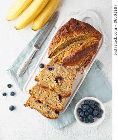 Homemade Banana bread. Baked cake. Step by step recipe. Step 13. Top view Homemade Banana bread. Baked cake. Step by step recipe. Step 13. Top view 86601187