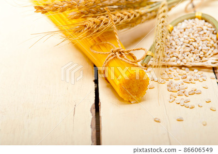 organic Raw italian pasta and durum wheat organic Raw italian pasta and durum wheat 86606549