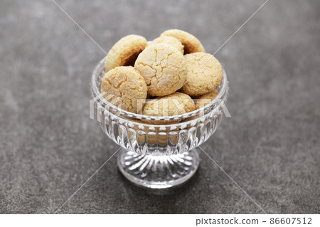 手工製作的杏仁 86607512