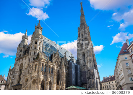 St. Stephen's Cathedral in Vienna, Austria in a beautiful autumn day St. Stephen's Cathedral in Vienna, Austria in a beautiful autumn day 86608279