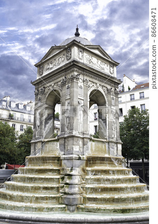 Fountain of the Innocents in Paris, France. 86608471