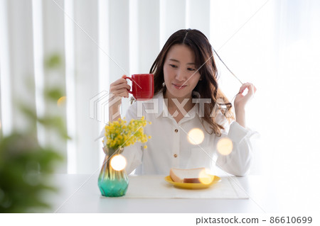 Breakfast in the morning sun Breakfast in the morning sun 86610699