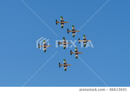 Overhead UAE acrobatics team "Al Fulsan" Overhead UAE acrobatics team "Al Fulsan" 86613691