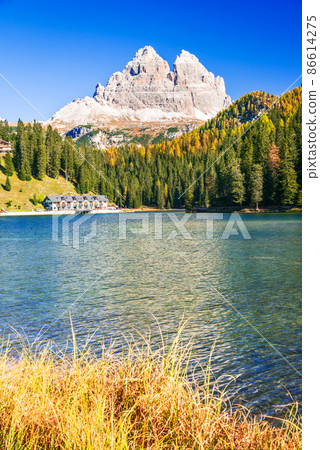 Tre Cime di Lavaredo and Misurina Lake, Dolomite Mountains in Sudtirol, Italy Tre Cime di Lavaredo and Misurina Lake, Dolomite Mountains in Sudtirol, Italy 86614275