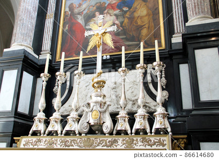 Altarpiece of Notre Dame Cathedral in Antwerp 86614680
