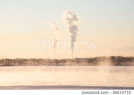 Lake Utonai and the air storm in the early morning of midwinter Lake Utonai and the air storm in the early morning of midwinter 86614716