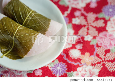 Sakura mochi with a Japanese image 86614754