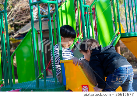 Children playing in the park 86615677