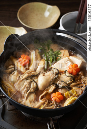 Oyster noodle pot 86616277
