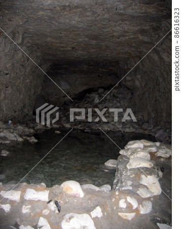 The Haunted Pool, Chislehurst Caves,United Kingdom. 86616323