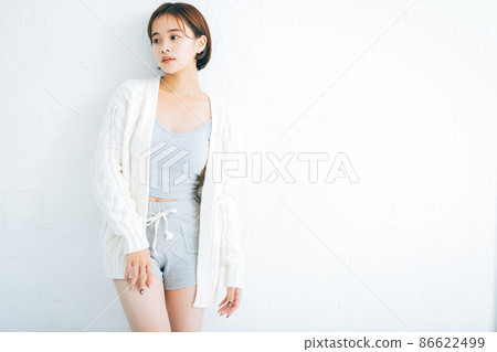 年輕女性的皮膚護理和飲食形象 86622499