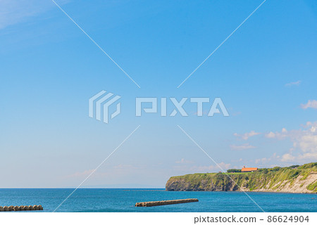 建在懸崖上 86624904