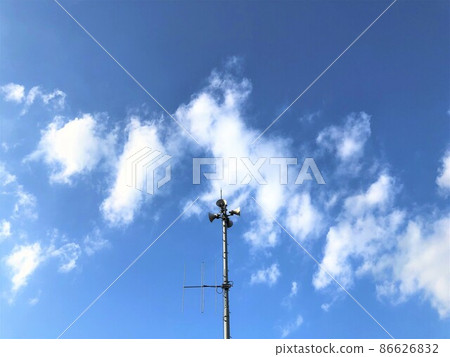 Blue sky and disaster prevention alarm Blue sky and disaster prevention alarm 86626832