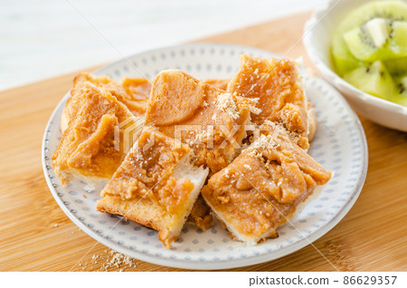 Cut soybean flour toast Cut soybean flour toast 86629357