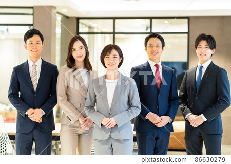 Office staff Photographing cooperation: WEEK Shibadaimon (Sun Frontier Fudousan) Office staff Photographing cooperation: WEEK Shibadaimon (Sun Frontier Fudousan) 86630279