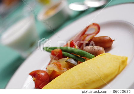 Breakfast omelet 86630625