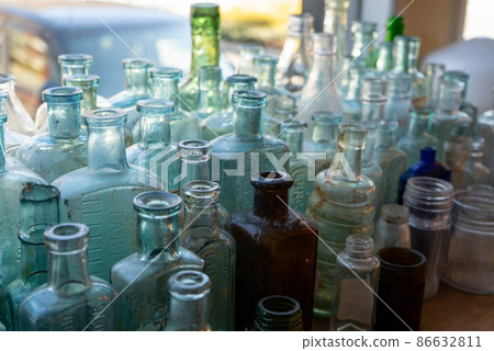 舊瓶子的集合 86632811