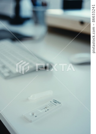 negative covid-19 rapid test in the office 86633241